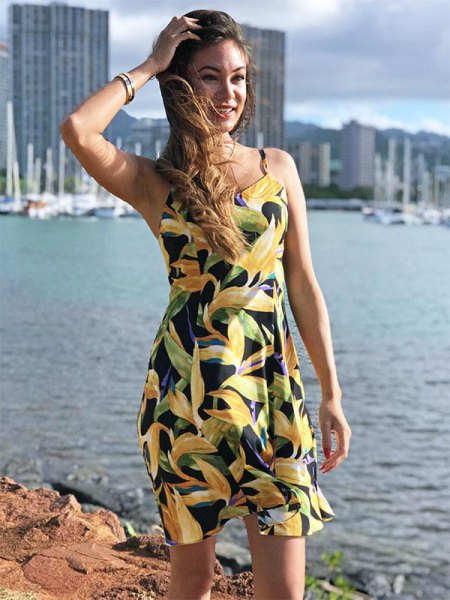 yellow and black sleeveless Hawaiian summer dress