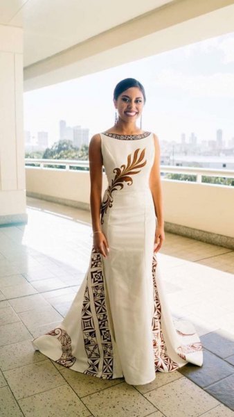 sleeveless Hawaiian tribal printed floor-length wedding dress