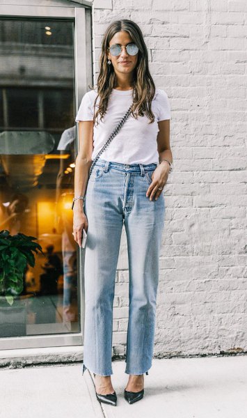 white t-shirt with blue straight leg mom jeans and black heels