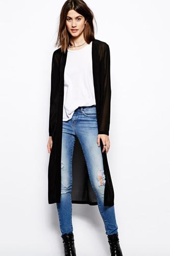 black midi cardigan with white t-shirt and blue skinny jeans