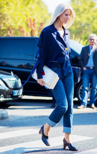 Chiffon blouse with cuff jeans and dark blue platform heels