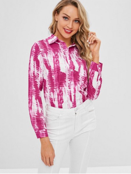 pink and white batik long-sleeved shirt with buttons and skinny jeans