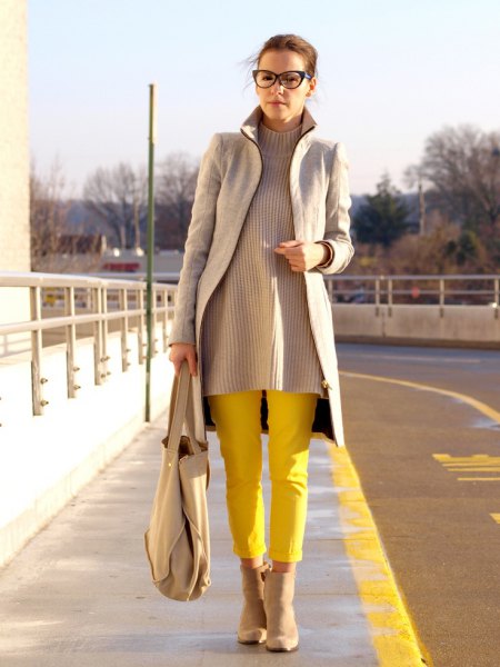 gray longline blazer with a ribbed sweater and yellow trousers