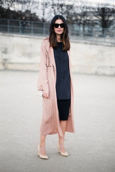 Dark blue shirt dress with button closure, pink trench coat with long lines and blushing heels