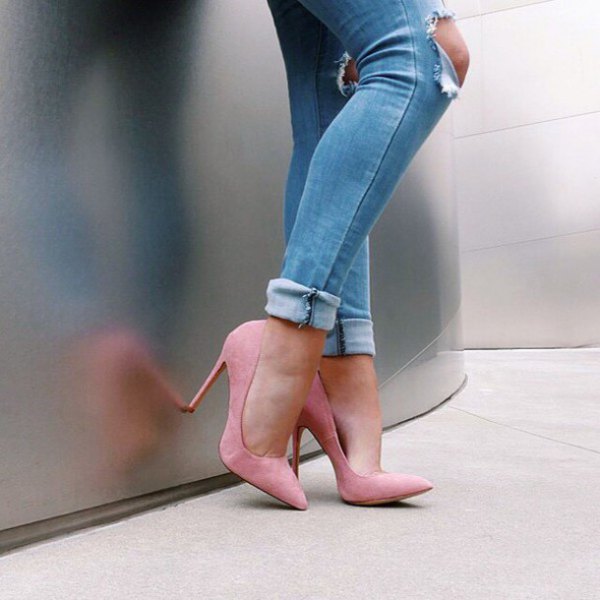 Light blue skinny jeans with cuffs and blushing pink ballet flats