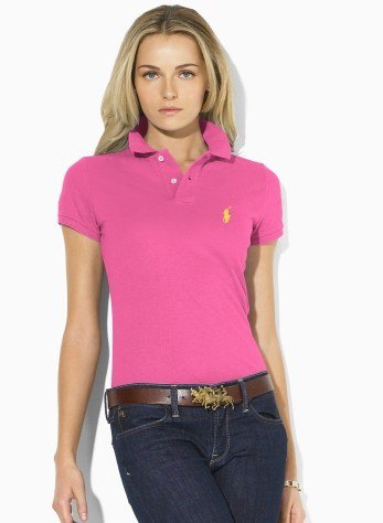 Polo shirt with dark blue skinny jeans with belt