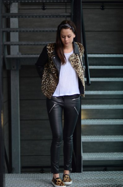 Jacket with leopard print, biker pants and chiffon blouse