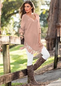 blush pink tunic fringe sweater with white jeans