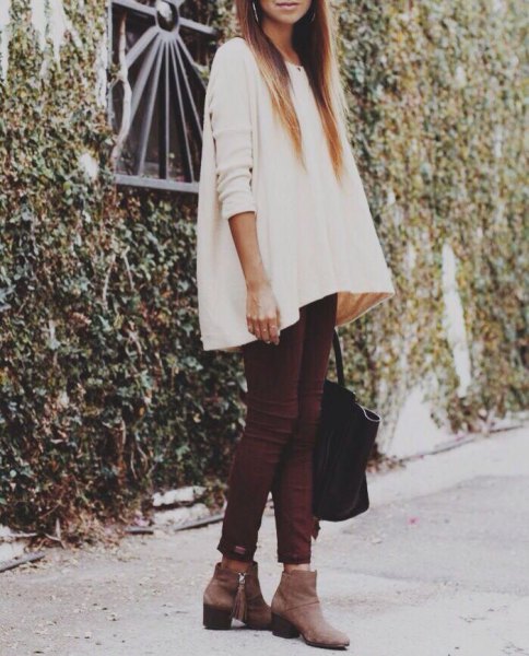 white tunic sweater with skinny jeans and gray leather ankle boots