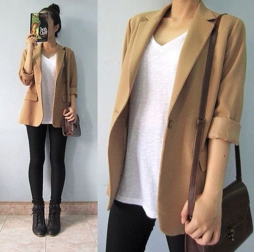 casual blazer with white v-neck relaxed fit tee and black skinny jeans