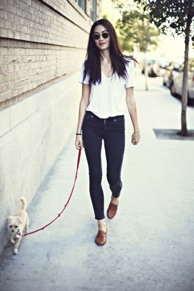 white v-neck t-shirt with black slim fit cropped jeans