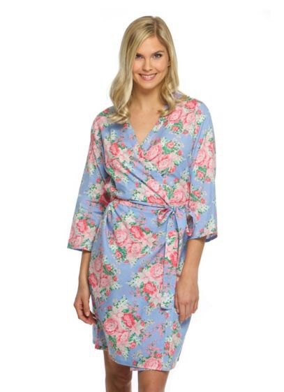 pink and white three-quarter sleeve floral robe