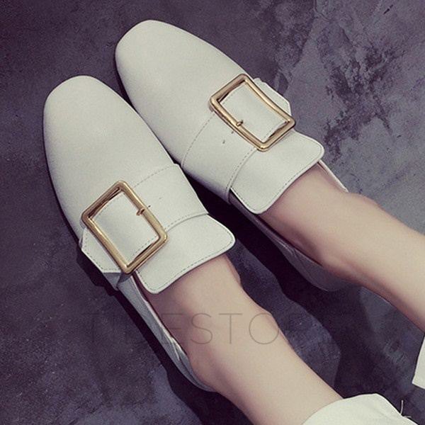 white loafers with linen trousers with wide legs