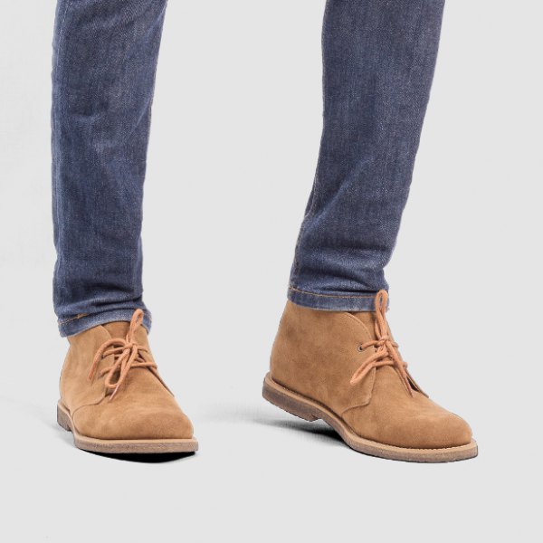 Winged camel suede shoes with dark blue slim fit jeans