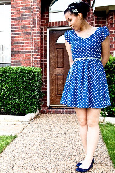 blue and white mini hangover dress with dotted belt and dark blue ballerinas