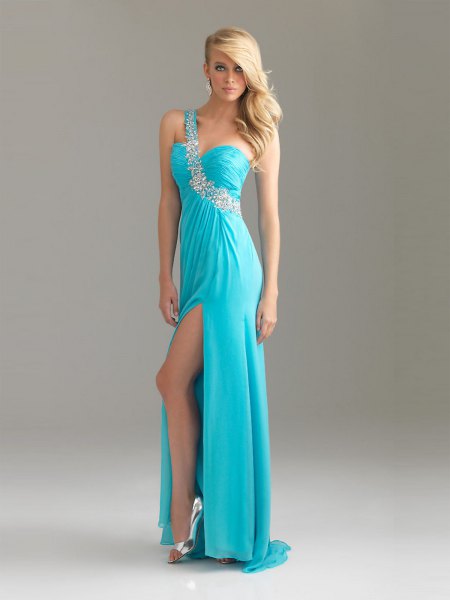 light blue maxi evening dress with a heart-shaped neckline and a strap