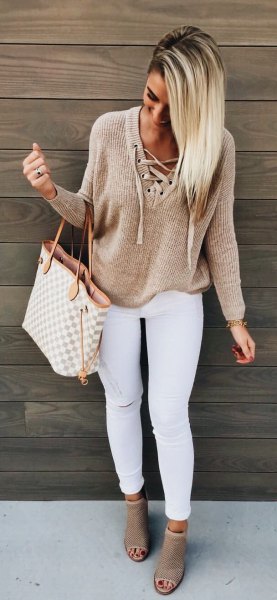 Light brown lace sweater with white skinny jeans