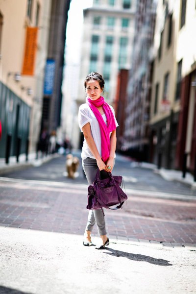 white t-shirt with pink scarf and gray skinny jeans