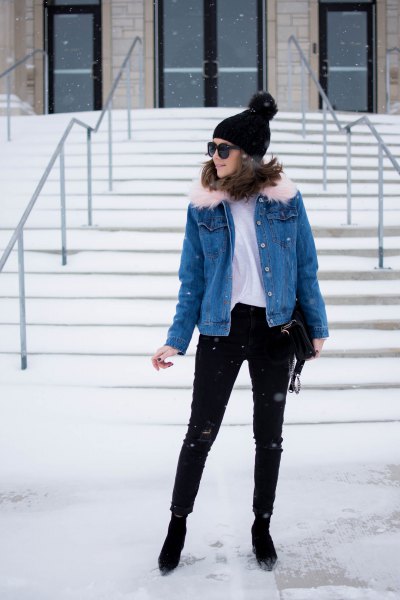 blue denim jacket with white t-shirt and black skinny jeans