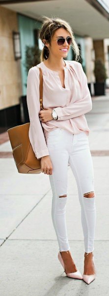 pale pink shirt with white skinny jeans