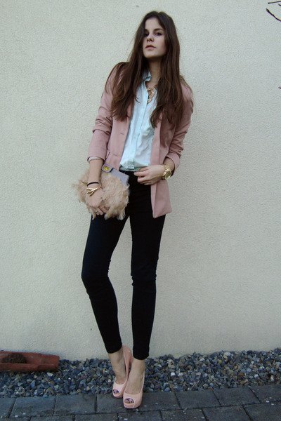 Rouge slim fit long blazer with white shirt and light pink heels with open toes