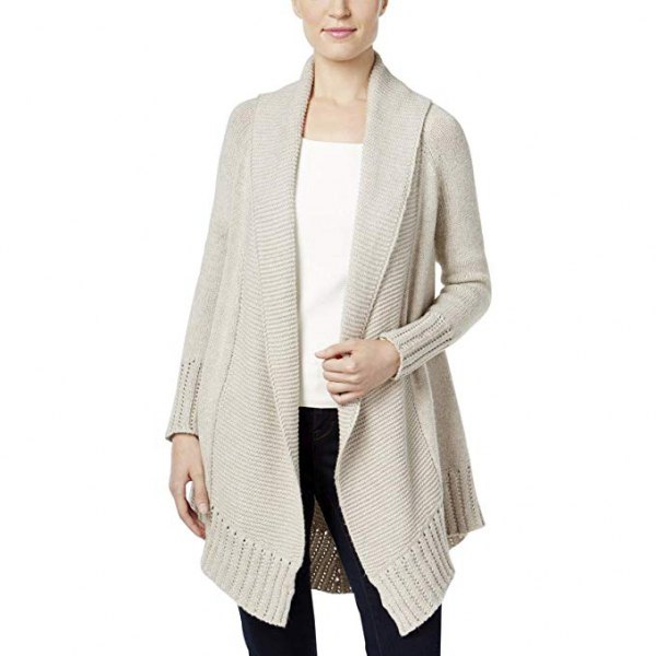 light gray cardigan with a long collar and black skinny jeans
