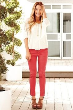 white chiffon blouse with red skinny jeans and brown sandals