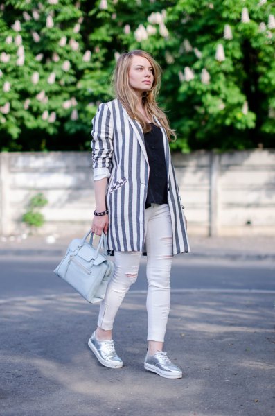 gray and white vertical striped longline blazer with skinny jeans
