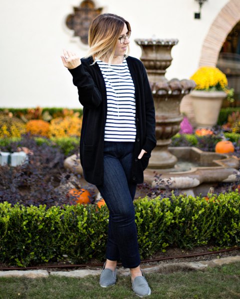 black cashmere cardigan with striped tee and dark jeans