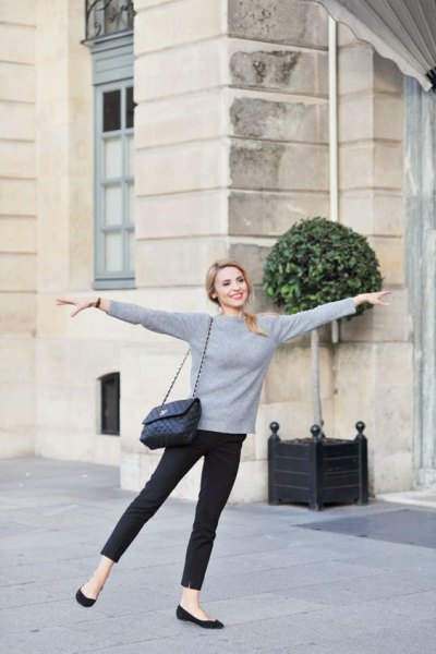gray long sleeve cashmere sweater with crew neck with black skinny jeans