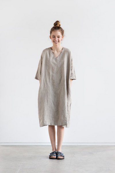 wear gray v-neck half sleeve linen top as dress