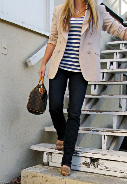 ivory blazer with striped tee and dark blue jeans