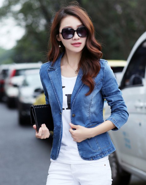 blue denim blazer with white skinny jeans