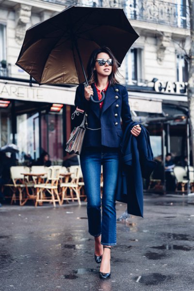 navy blue military blazer with cuffed jeans
