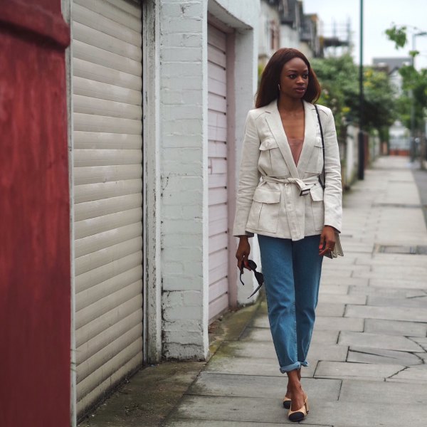 white belt linen jacket with blue straight jeans