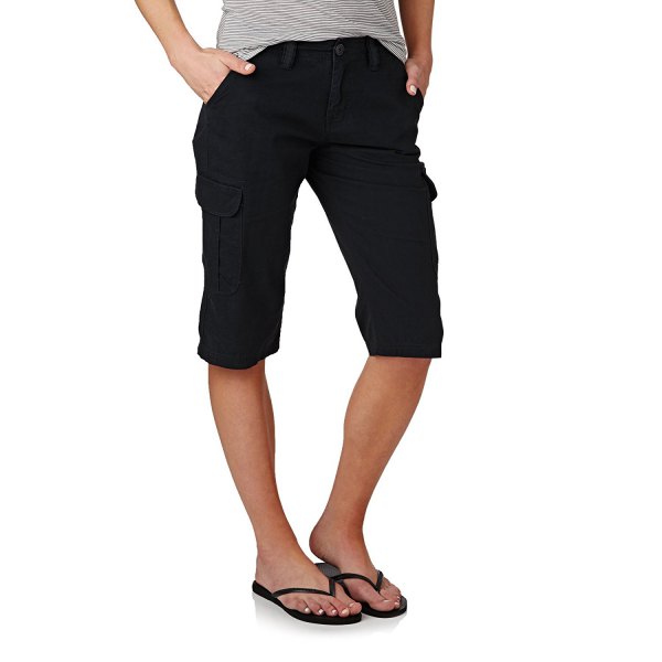 gray t-shirt black knee length shorts