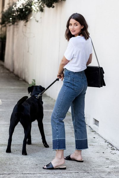 black slip sandals with mom jeans white top