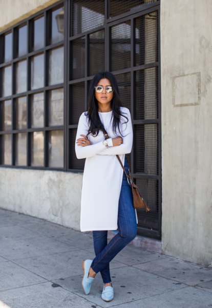 blue jeans white tunic dress with slit
