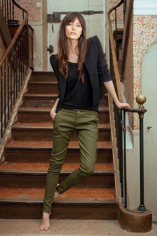 green skinny jeans french style