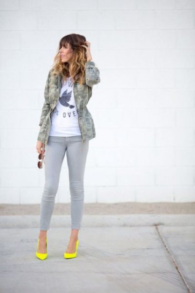 gray jeans camo jacket yellow heels