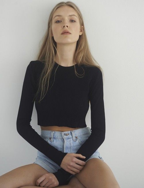 In love with this outfit - black long sleeved crop top with high .