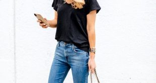 simple outfit | black tee + blue jeans | Dallas fashion, Krystal .