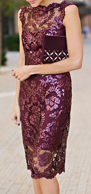 amazing maroon dress and bag | Maroon dress outfit, Maroon dress .