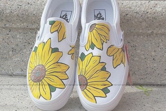 19+ Incomparable Shoe Outfit Ideas | Vans slip on shoes, Sunflower .