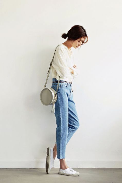 Effortless Chic Outfit Ideas With Circle Bag | Fashion, Street .