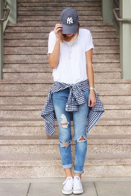 Women's Casual Style // ripped jeans,white t-shirt, sneakers .