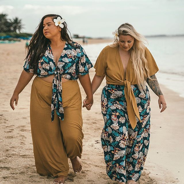 Hawaii beach outfit ideas | Hawaii packing list | Plus size .