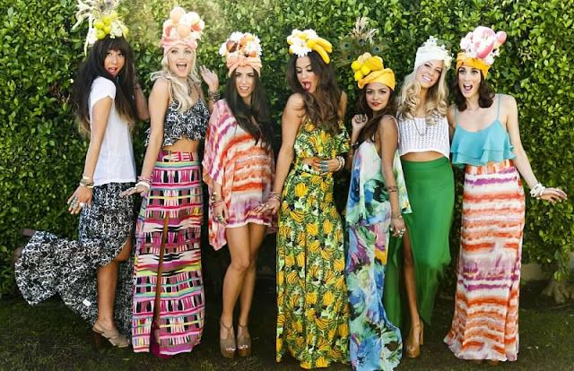 show me your mumu! | Hawaiian party outfit, Tiki party outfit .