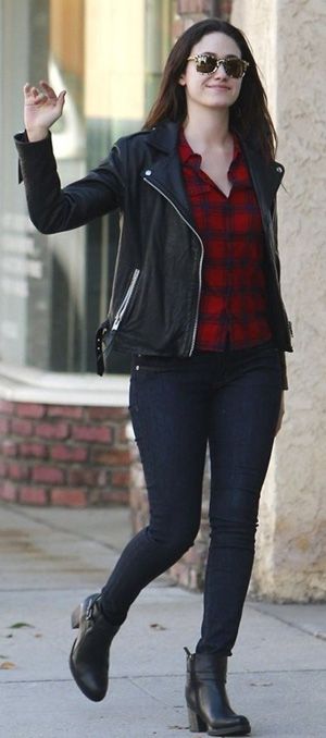 Winter outfit ideas with black leather Jacket for women | Winter .