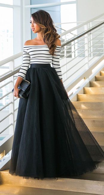 25 Maxi Skirt Outfits Ideas | Maxi skirt outfits, Striped evening .